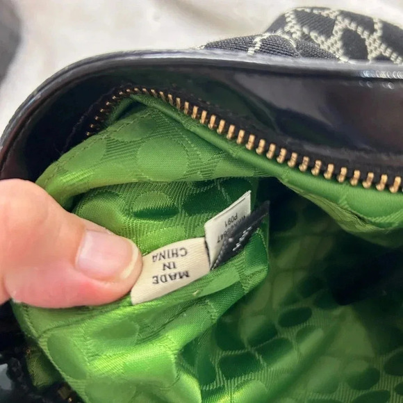 Kate spade cross body handbag. no tags. But never carried adjustable strap. - Picture 11 of 12